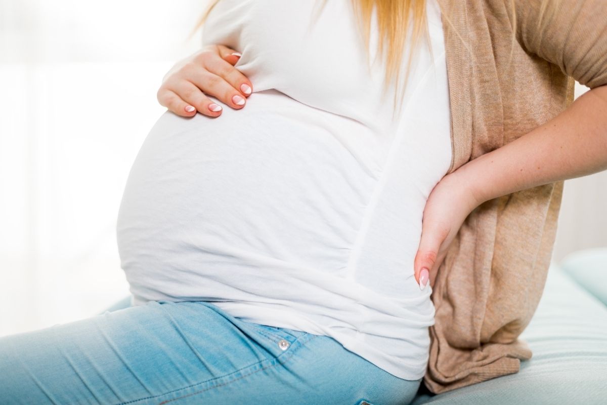 Reduces Lower Back and Hip Pain Health Benefits of Pregnancy Massage